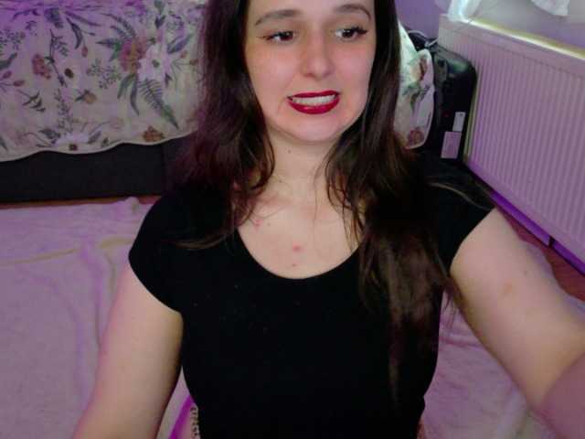 Jennasxy19 ist ein heißes deutsches Camgirl, das dich in ihrer Live-Show erwartet