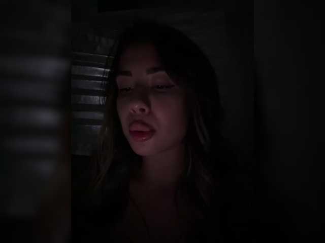 anna-night cam belle
