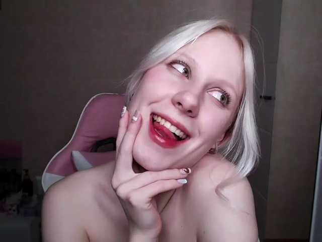 Mary-Kitty live cam on BongaCams