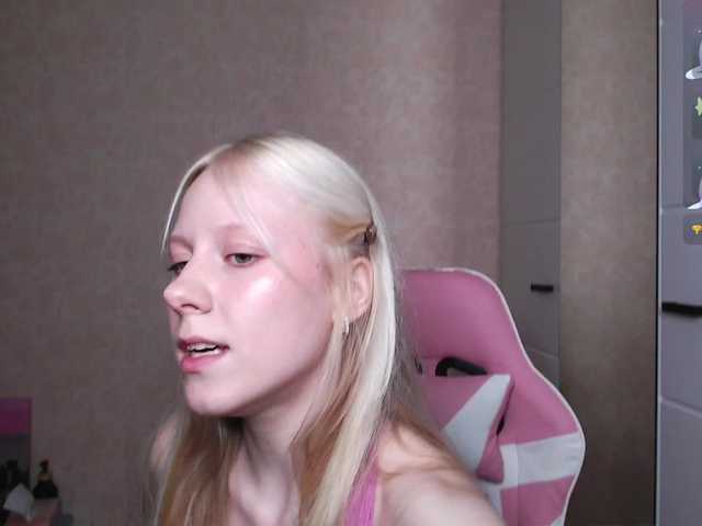 Mary-Kitty live cam on BongaCams