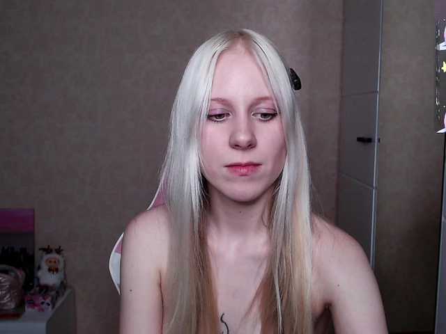 Mary-Kitty live cam