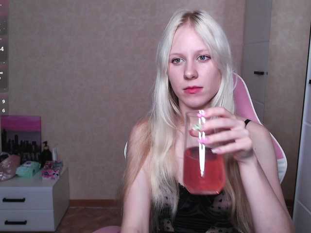 Mary-Kitty live cam on BongaCams
