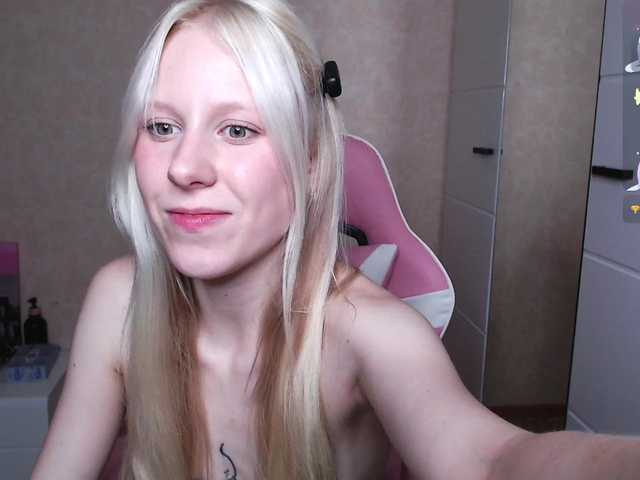Mary-Kitty live cam on BongaCams