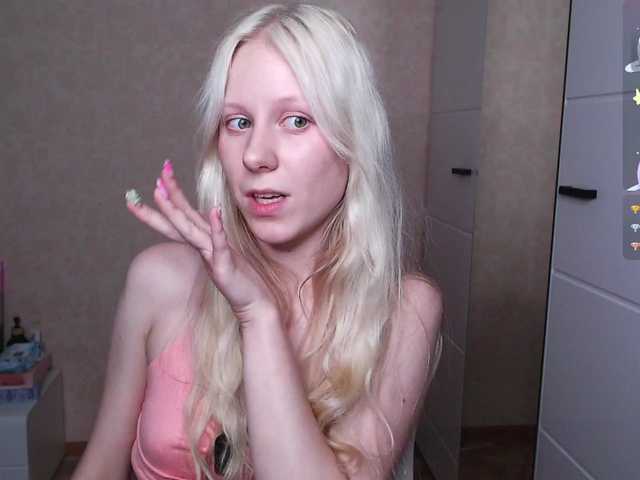 Mary-Kitty live cam on BongaCams