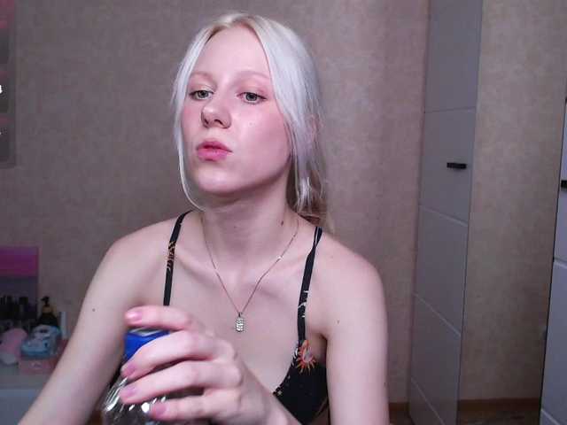 Mary-Kitty live cam on BongaCams