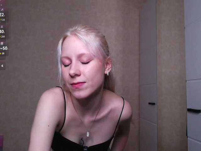 Mary-Kitty live cam on BongaCams
