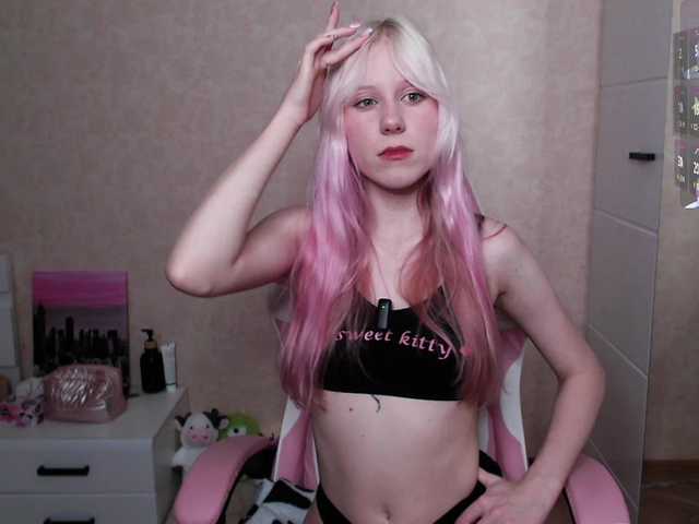 Mary-Kitty live cam on BongaCams