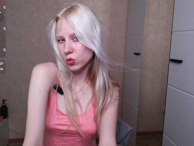 Mary-Kitty live cam on BongaCams