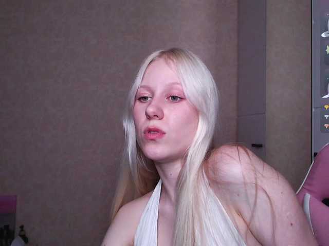 Mary-Kitty live cam on BongaCams