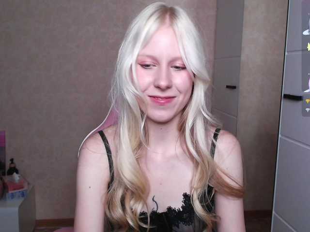 Mary-Kitty live cam on BongaCams
