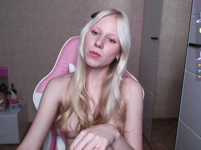 Mary-Kitty live webcam show
