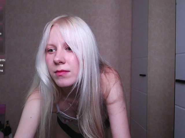 Mary-Kitty live cam on BongaCams