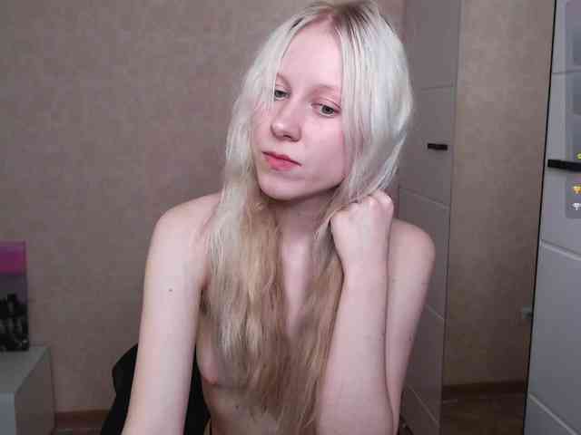 Model: Mary-Kitty