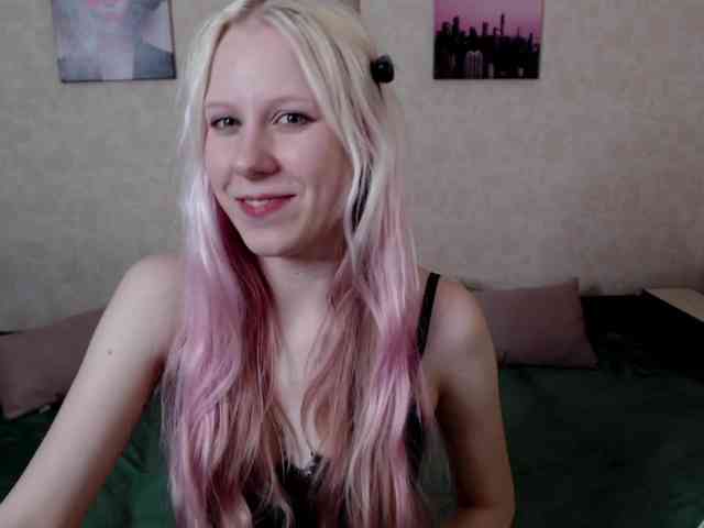 Model: Mary-Kitty