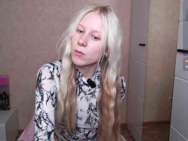 Model: Mary-Kitty