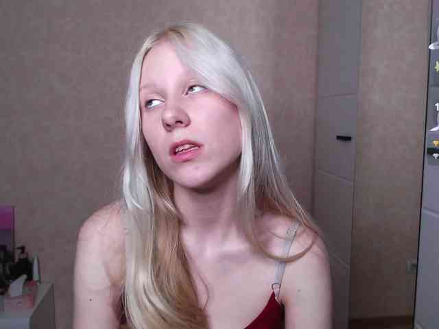 Model: Mary-Kitty