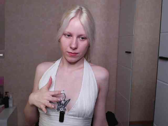 Model: Mary-Kitty