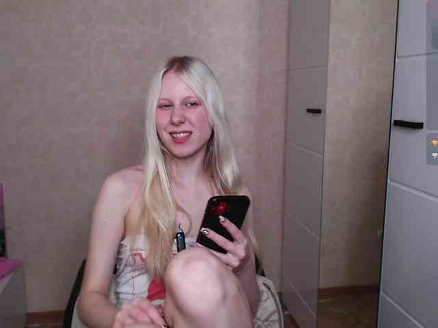 Model: Mary-Kitty