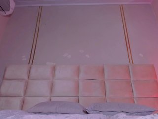 Melany-8's Live Webcam