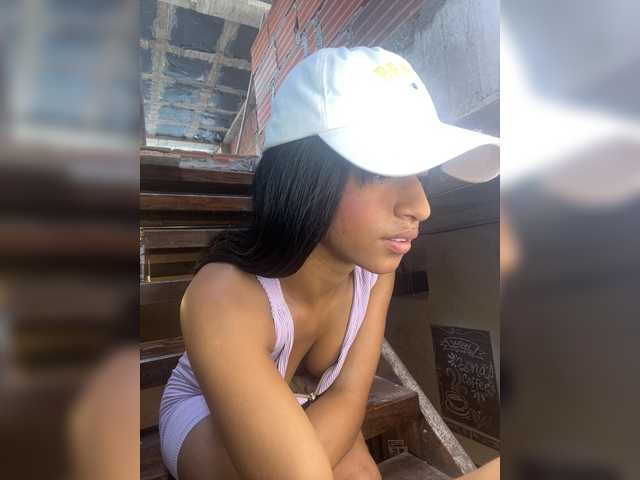 Melany-8 live cam on BongaCams