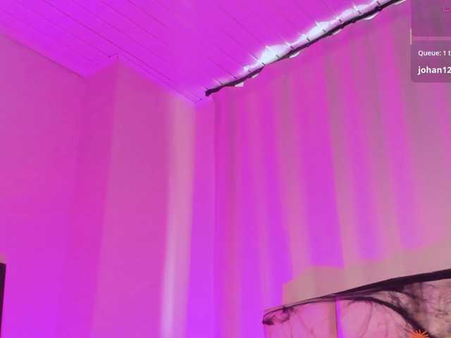 Melany-8 live cam preview