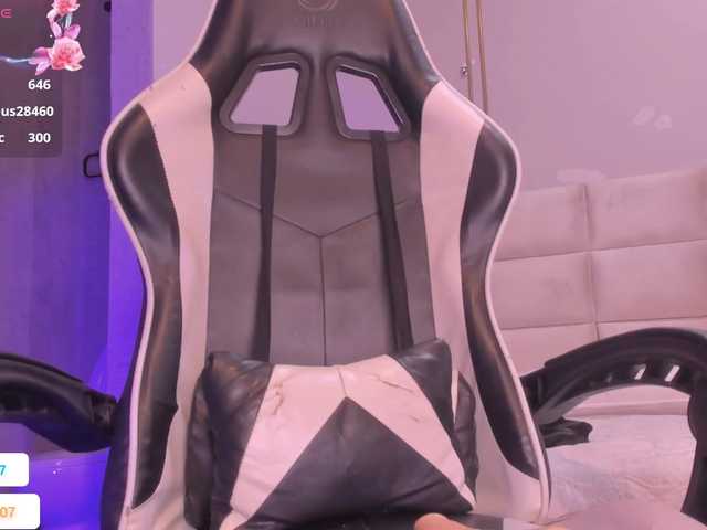 Melany-8 live webcam show