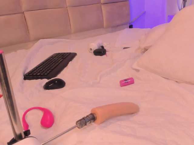 Melany-8 live webcam show