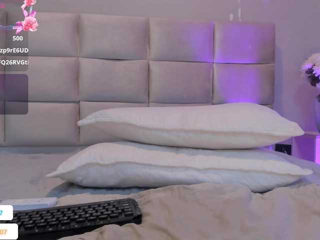 Melany-8 live webcam show