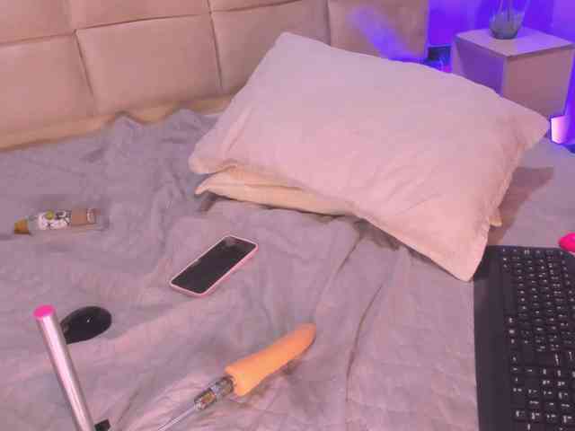 Melany-8 webcam
