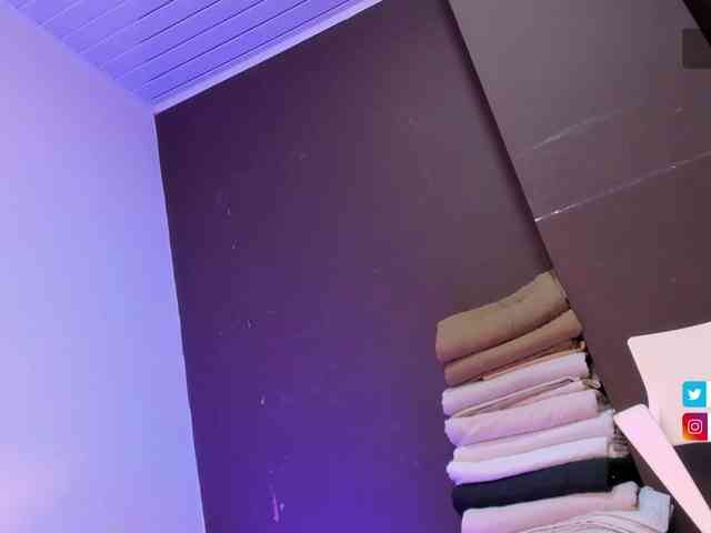 Melany-8 webcam