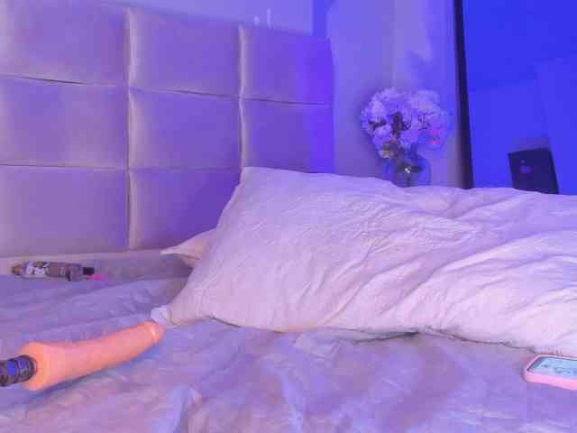 Melany-8 webcam