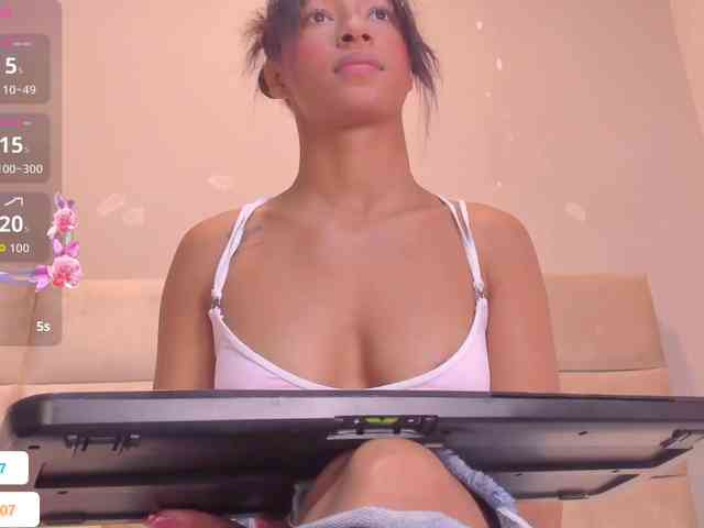 Melany-8 webcam