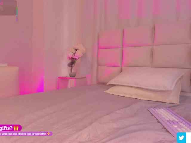 Melany-8 webcam