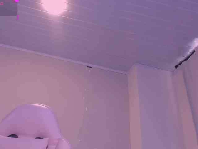 Melany-8 webcam