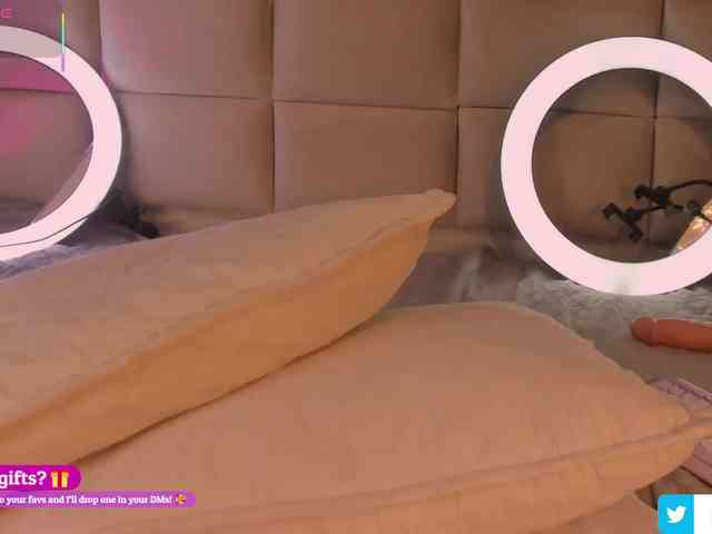 Melany-8 webcam