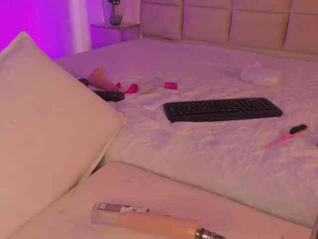 Melany-8 webcam