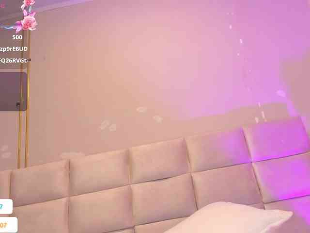 melany-8's live room