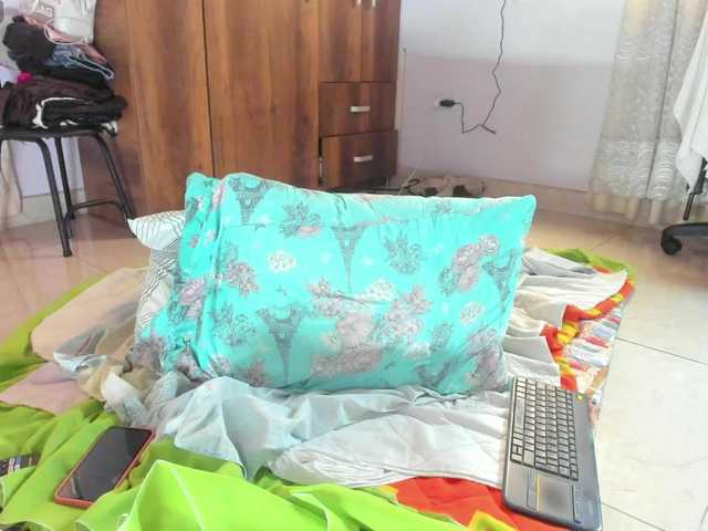 Yaya189 live cam on BongaCams