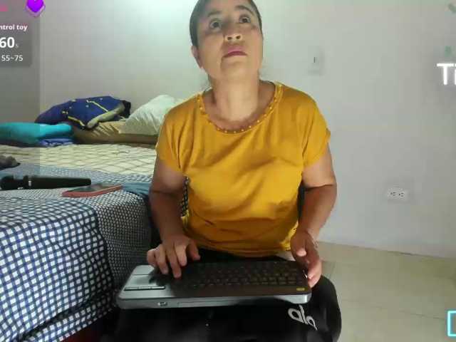Yaya189 live cam on BongaCams