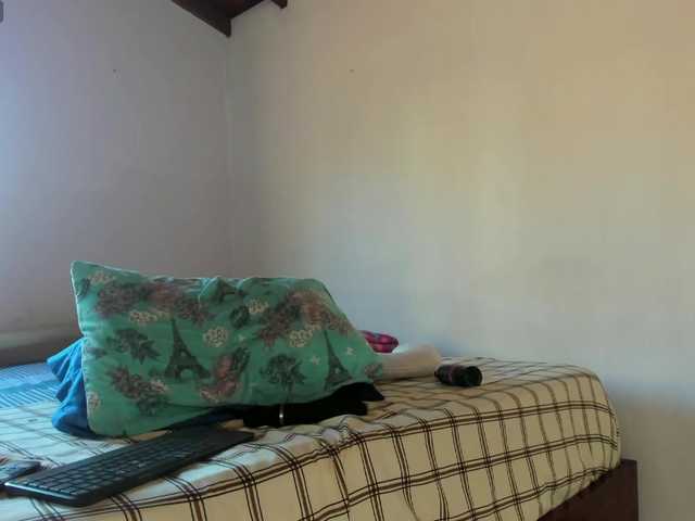 Yaya189 live cam on BongaCams