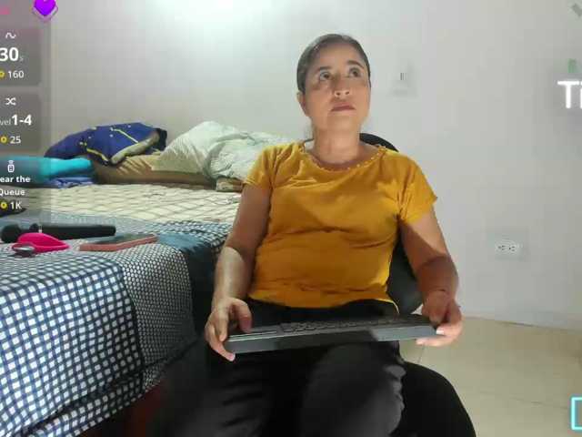 Yaya189 live cam on BongaCams
