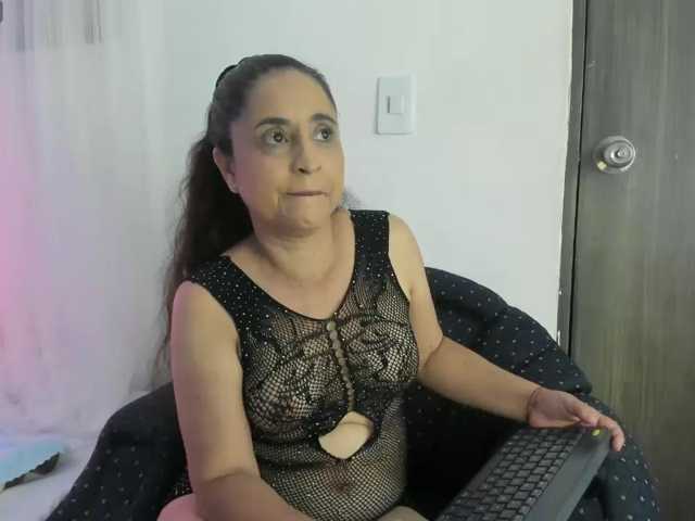 Yaya189, live now on BongaCams