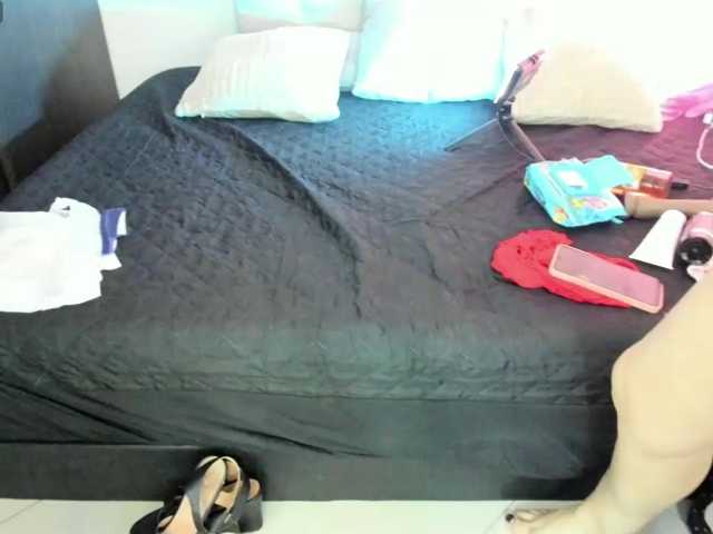 Yaya189, live now on BongaCams