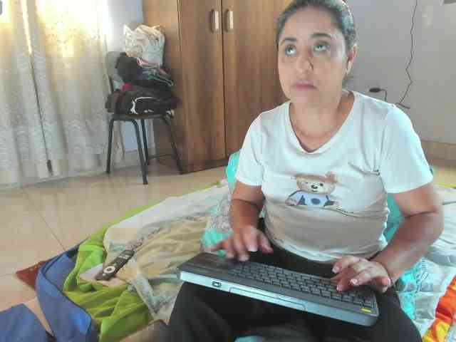 Yaya189 webcam