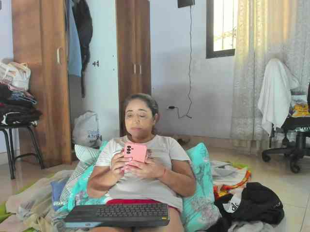 Yaya189 webcam