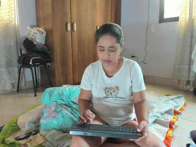 Yaya189 webcam