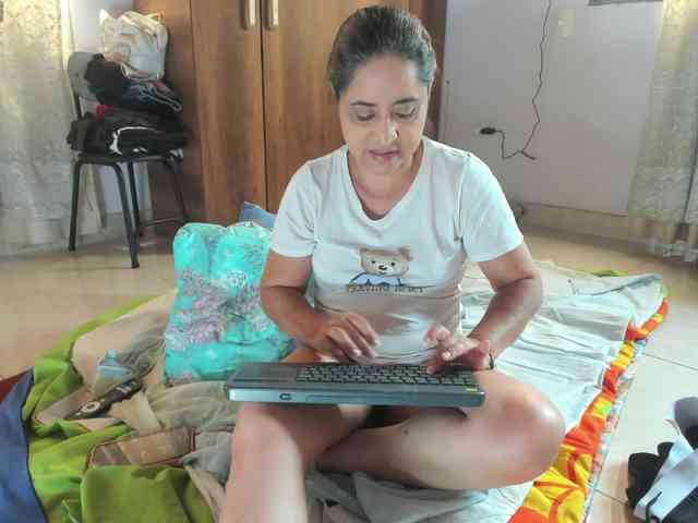 Yaya189 webcam