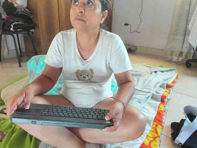 Yaya189 webcam