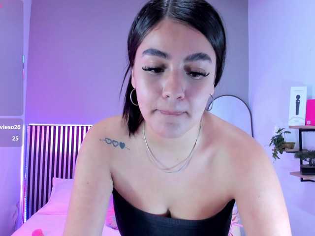 Hanah-Greey live cam on BongaCams