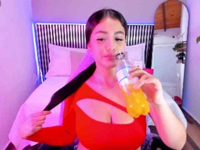 Hanah-Greey webcam